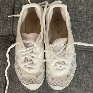 Nfinity Vengeance Cheer Shoes Size 4.5